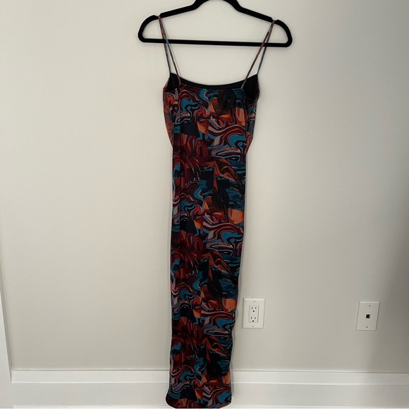 Pretty Little Thing Ruched Maxi Dress - Picture 3 of 5